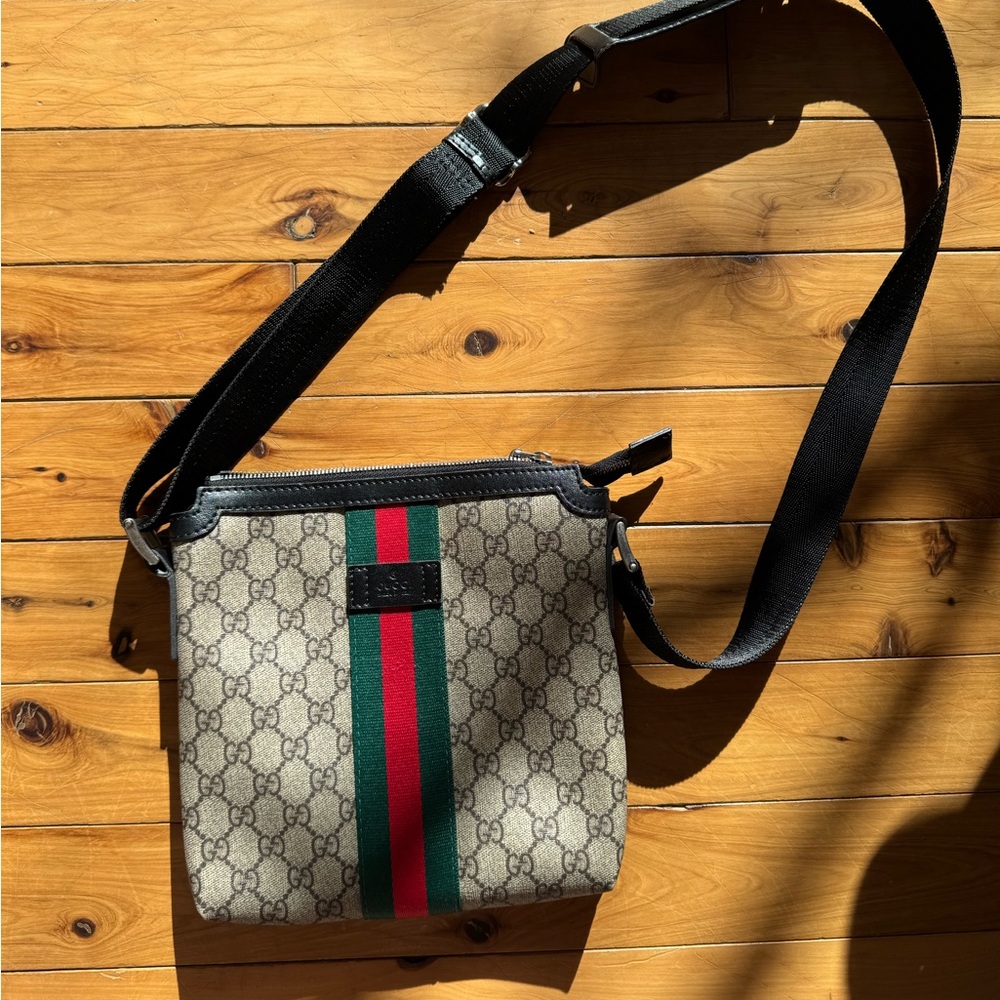 Authentic Gucci GG Supreme Ophidia Messenger Bag